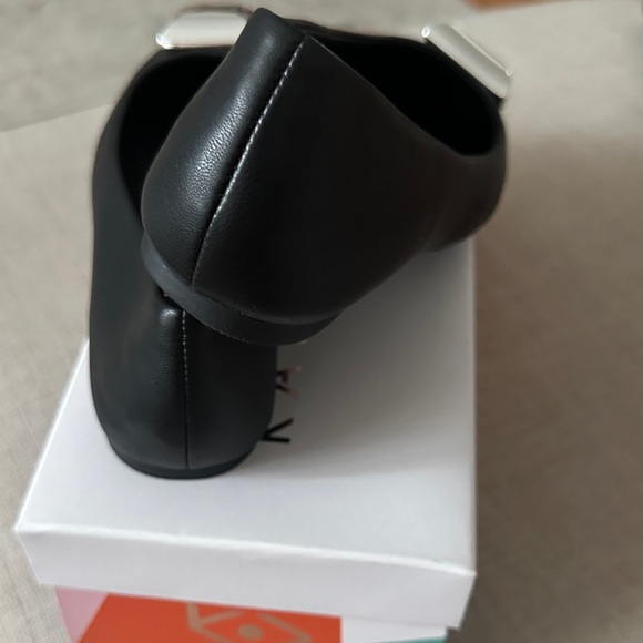 Katy Perry Black Loafers with Silver Square Detail - Picture 3 of 8